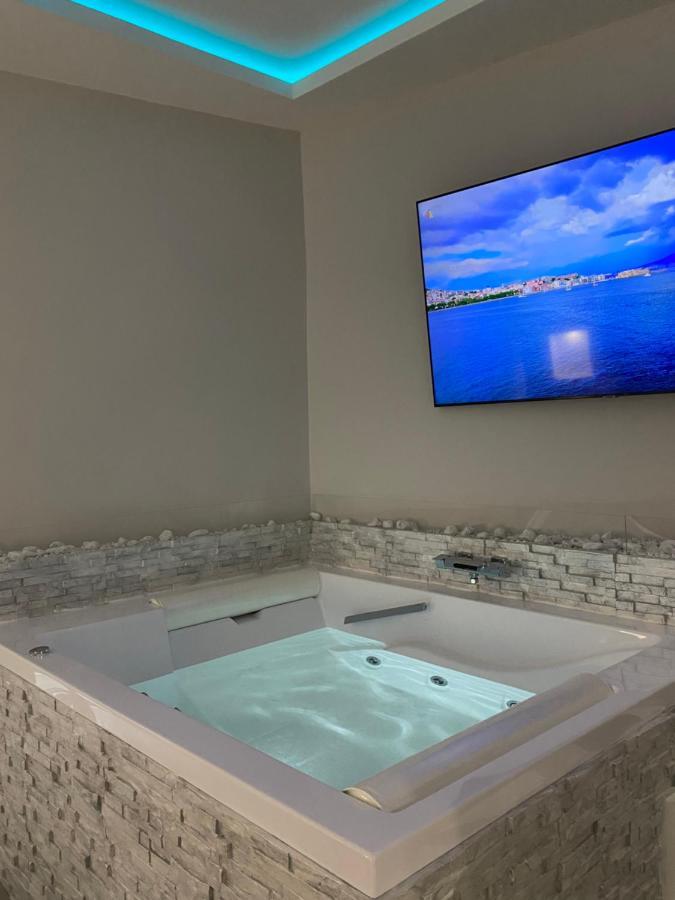 Michy Apartment Наполи Екстериор снимка