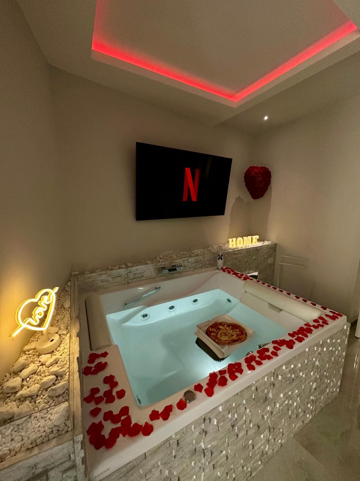 Michy Apartment Наполи Екстериор снимка